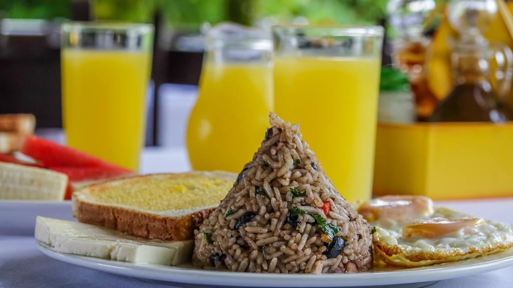 Hotel Tangara Arenal B&B Ла Фортуна Экстерьер фото