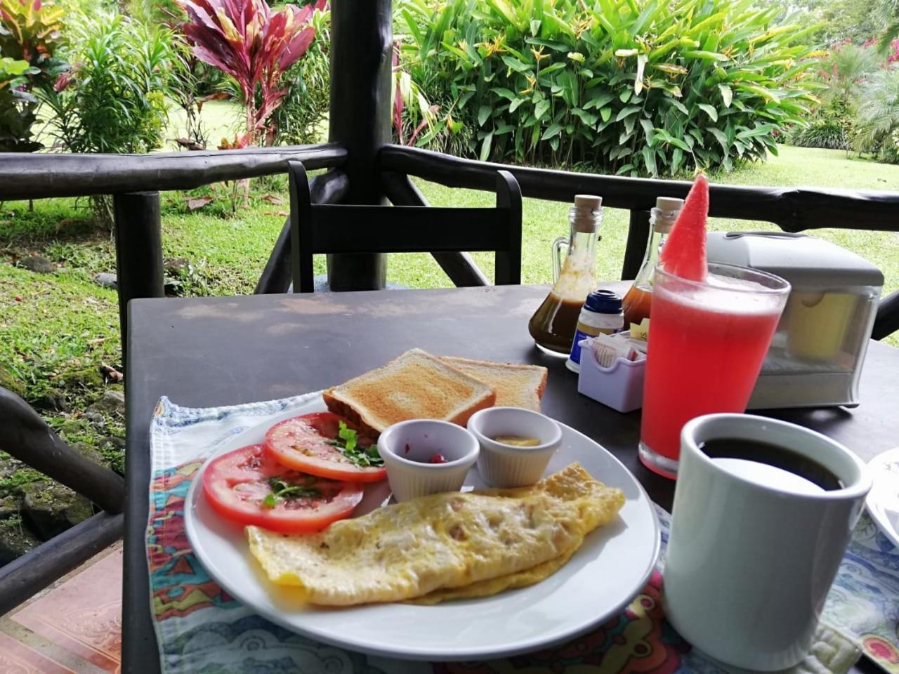 Hotel Tangara Arenal B&B Ла Фортуна Экстерьер фото